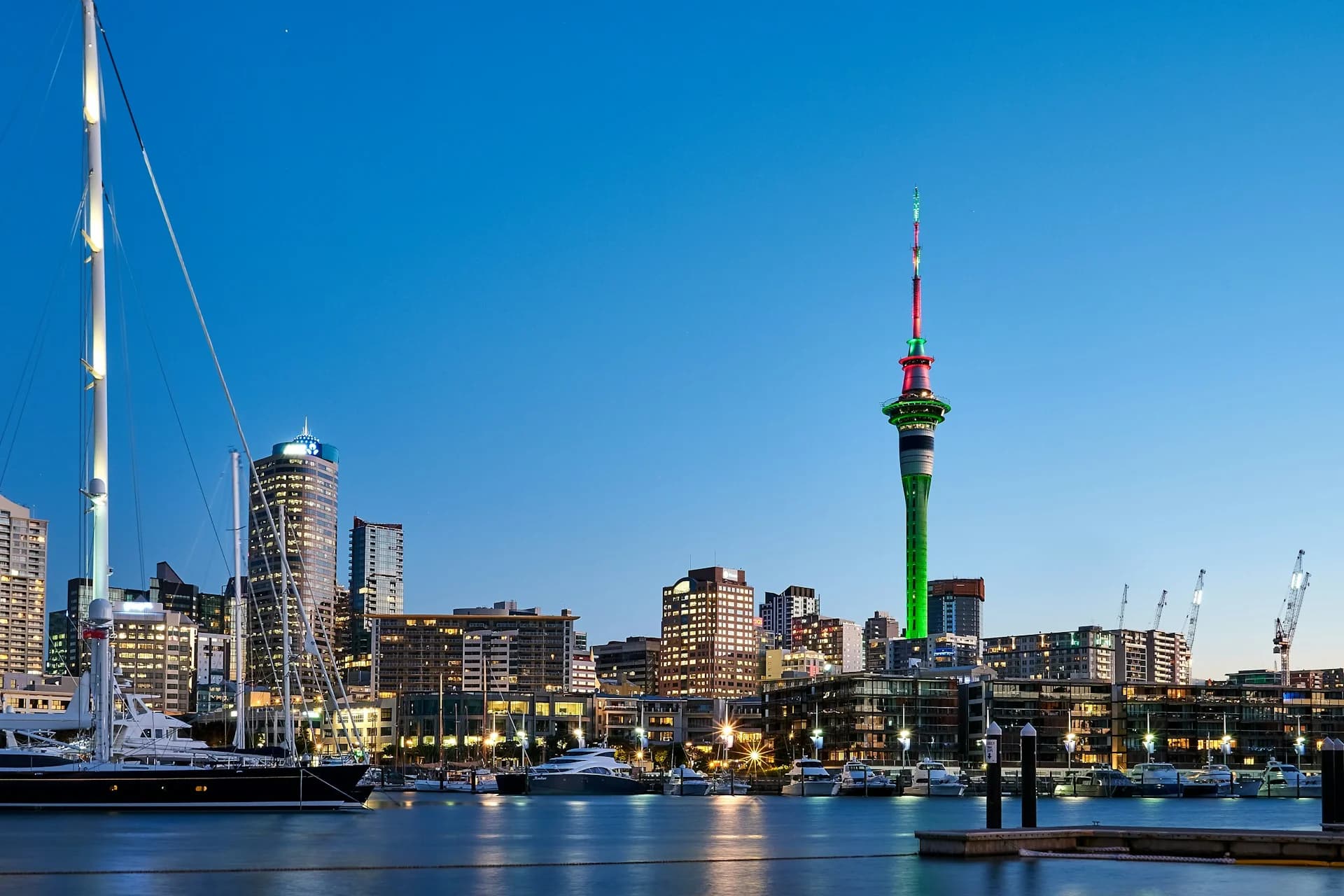 New Zealand: Mountains & Fjords